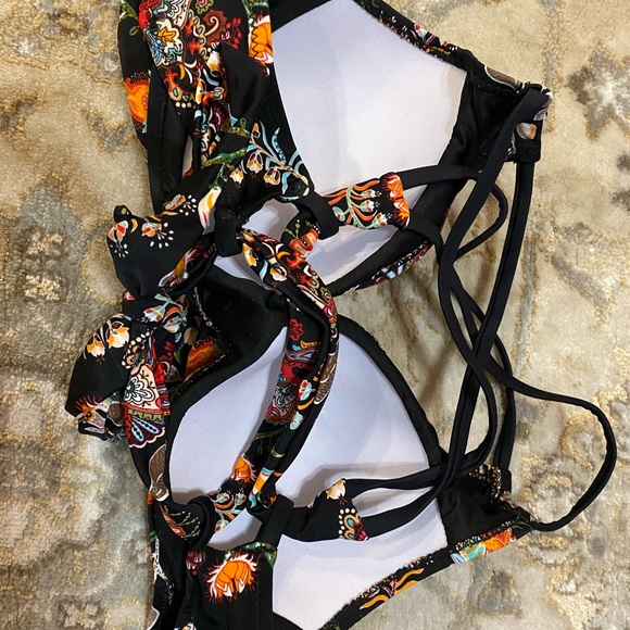 Cupshe Bikini - Picture 2 of 5